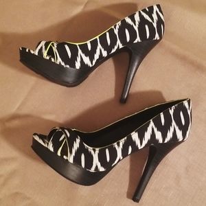 Peep toe heels